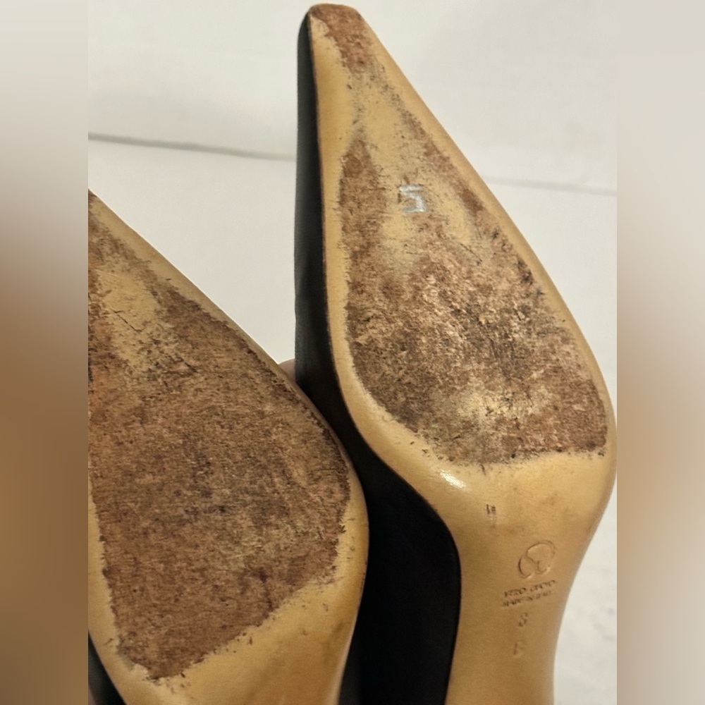 St.John navy blue/gold pointed heels size 38 - Picture 8 of 13